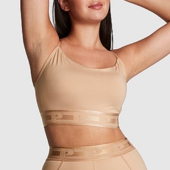 New
PINK
ULTIMATE SCOOP SPORTS BRA - Picture 1 of 4